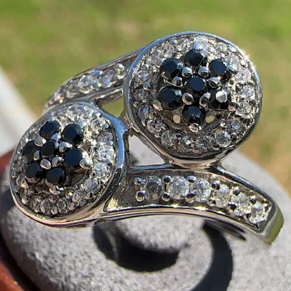 Elegant 925 Sterling Silver Black & White Diamond Ring – Size 7 - Picture 17 of 17